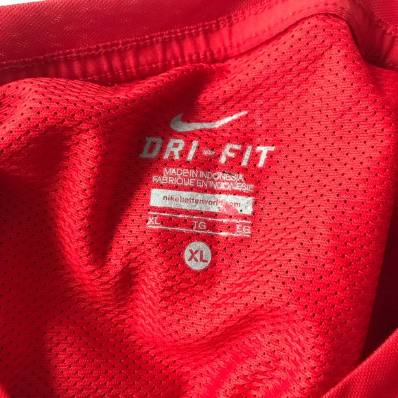 Red Nike Tshirt - Picture 5 of 5
